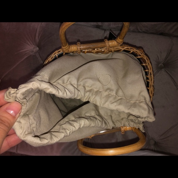 NWT! Wooden Basket Bag - Picture 3 of 4
